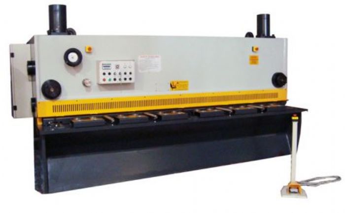 Cizalla Hidráulica marca Bremen mod.QC11Y-8x3100